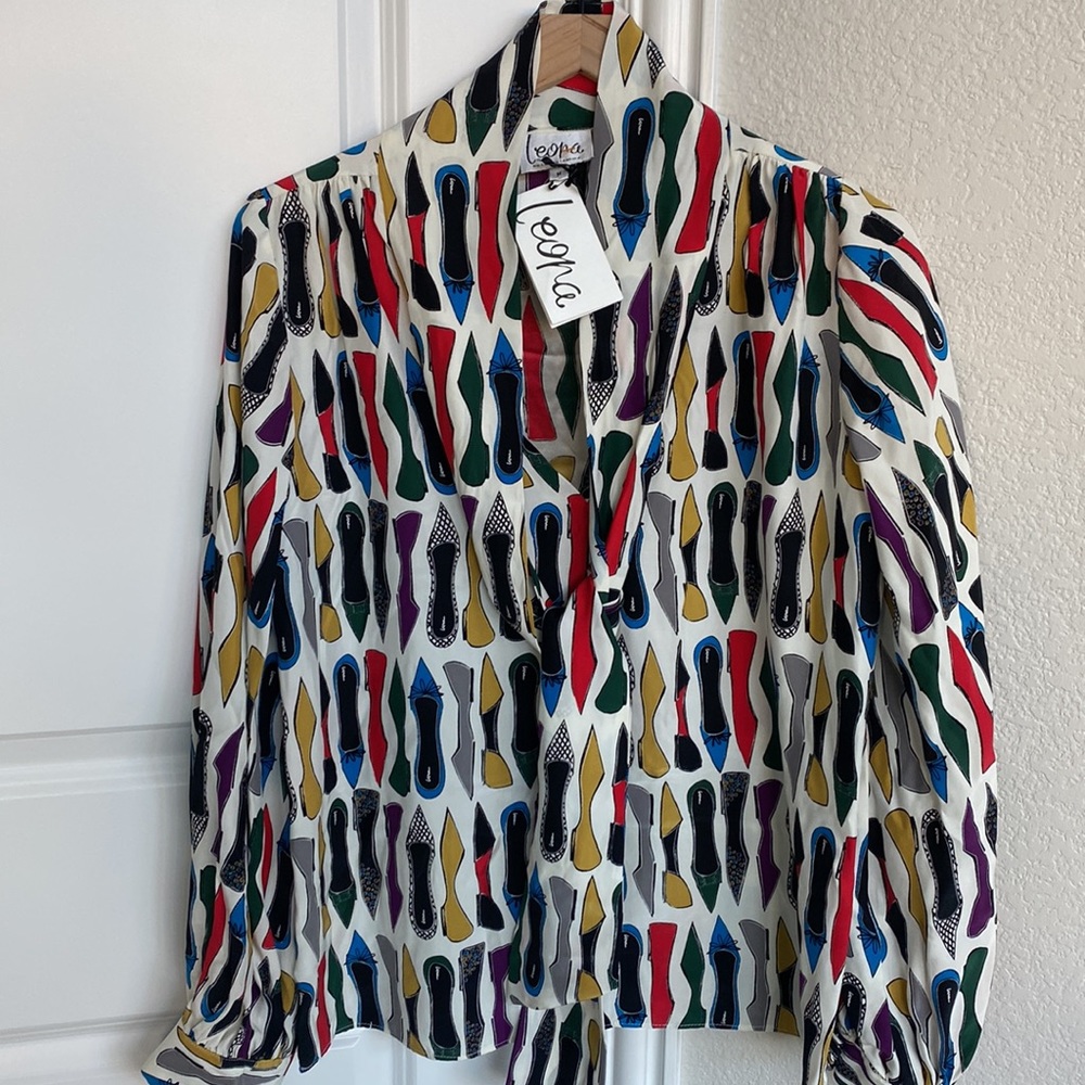 Luxury Leona flat shoe blouse, lovely!
